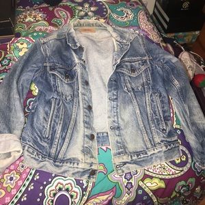 Levi's Jackets & Coats - Levi Jean Jacket UniSex Levi's Jackets & Coats - Levi Jean Jacket UniSex